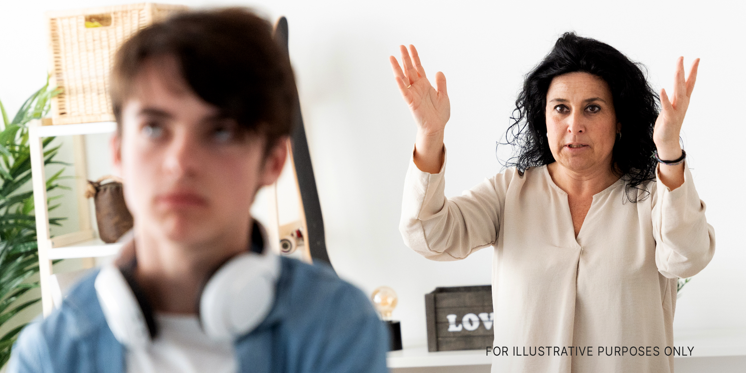 Mom talking to son | Source: Shutterstock