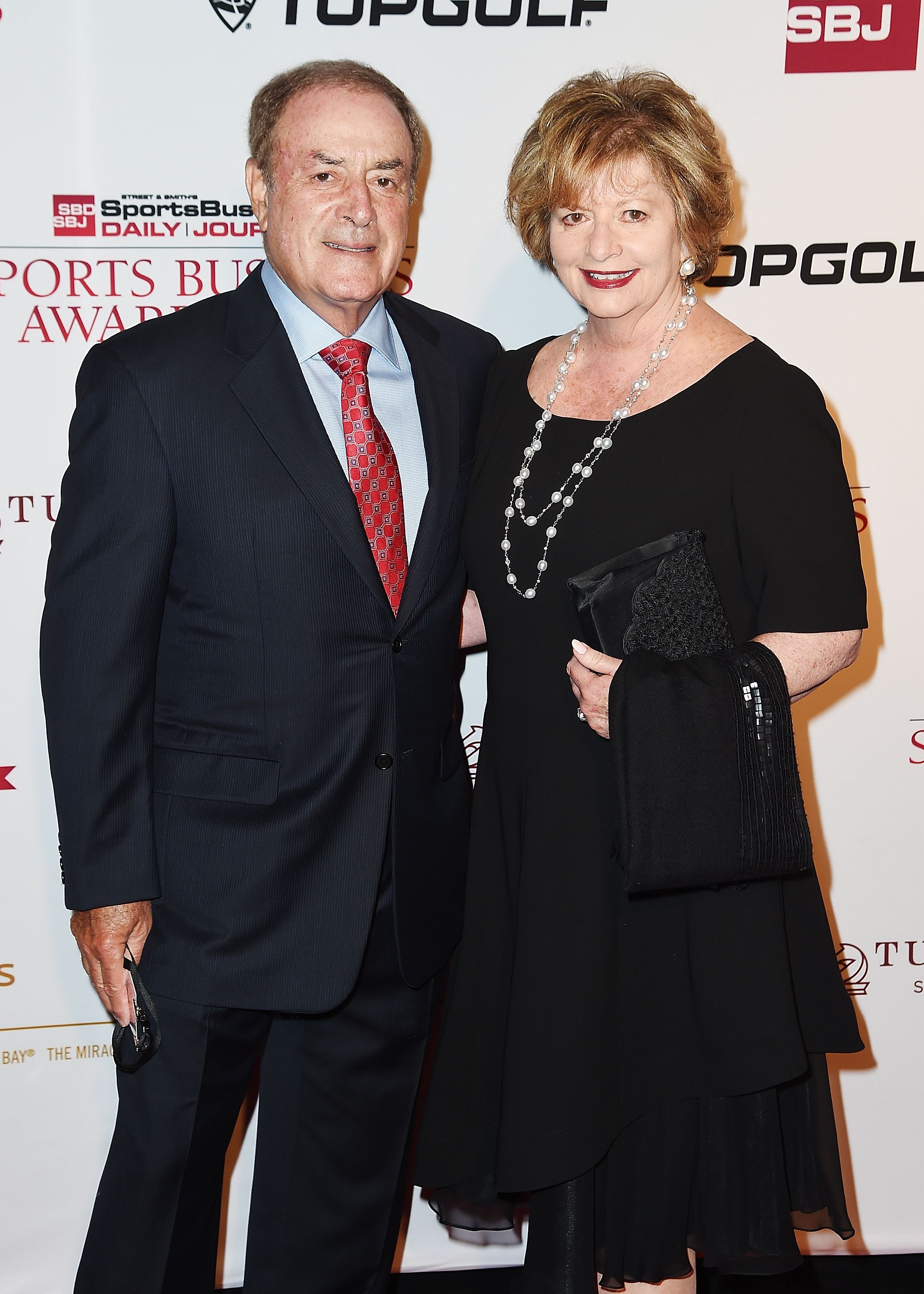 Al Michaels and Linda Anne Stamaton during the 10th Annual Sports Business Awards at The New York Marriott Marquis on May 24, 2017, in New York City. | Source: Getty Images