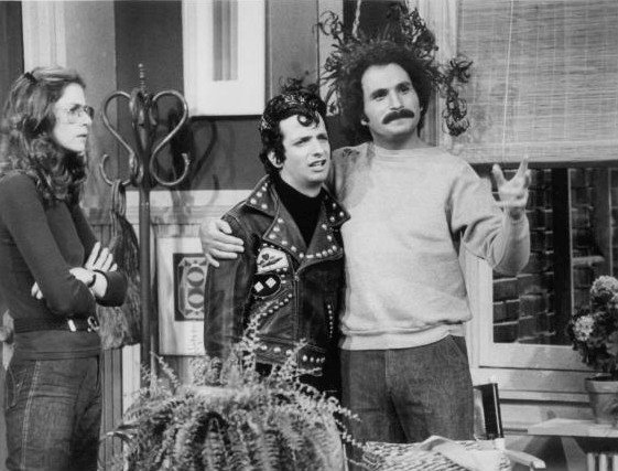 Marcia Strassman, Ron Palillo, and Gabe Kaplan in a scene from "Welcome Back, Kotter." | Source: Wikimedia Commons