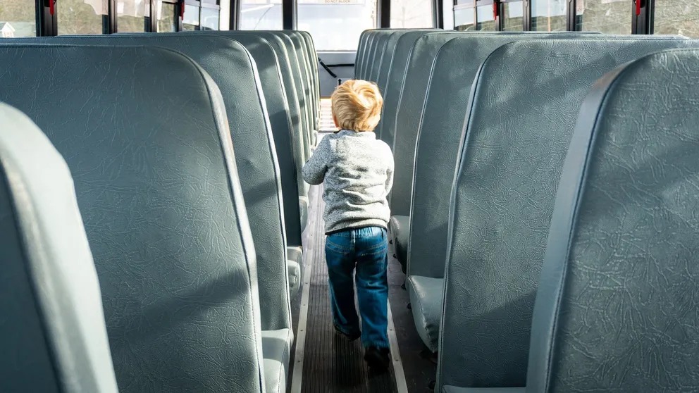 Le chauffeur a prétendu que la maman n'avait pas mis le garçon dans le bus le matin | Photo : Pixabay