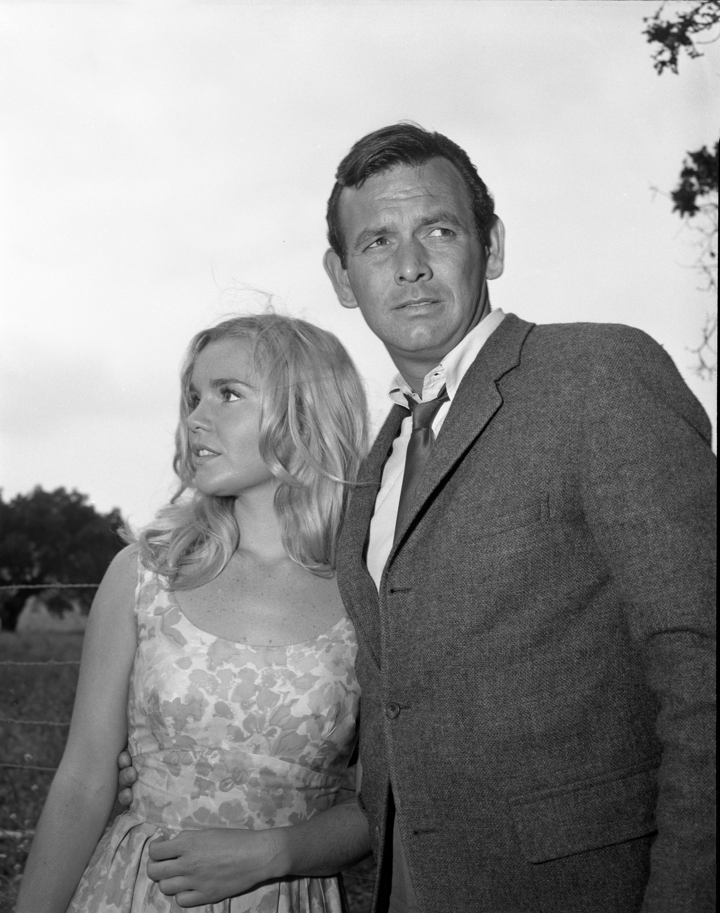 Tuesday Weld with David Janssen in a  1964 episode of "Dark Corner." | Source: Getty Images
