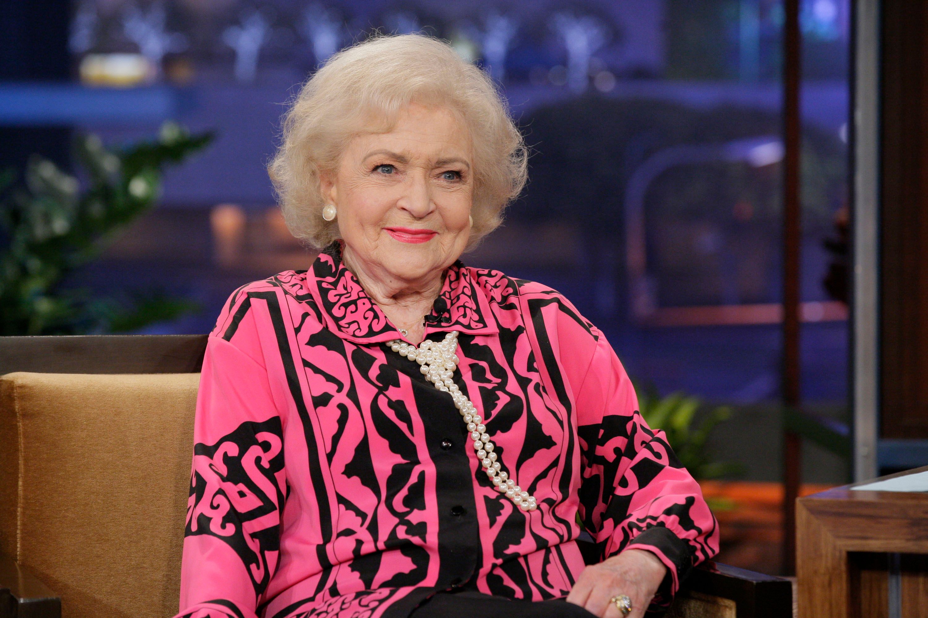  Betty White during an interview in July 2012 | Source: Getty Images