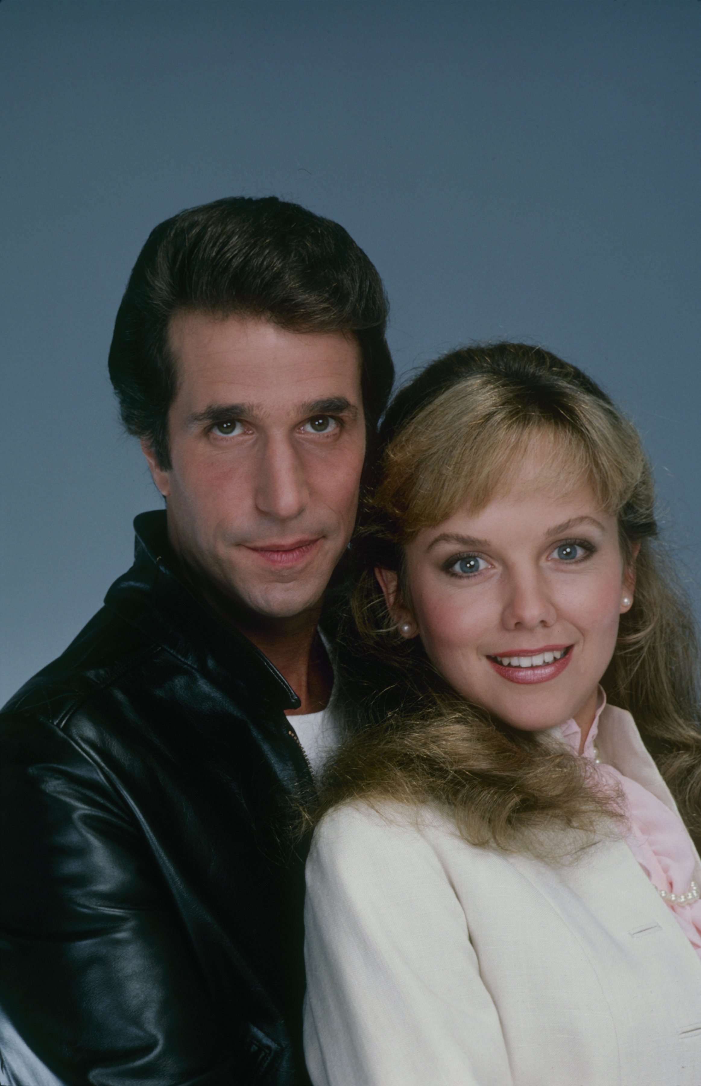 Henry Winkler and Linda Purl as The Fonz and Ashley Pfister from "Happy Days" in 1982 | Source: Getty Images