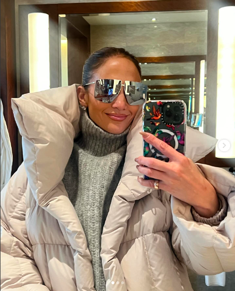 Jennifer Lopez posing for a selfie posted on February 22, 2024 | Source: Instagram/jlo