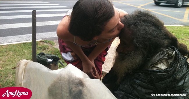 Woman who sees the same homeless man every day is surprised when he reveals his identity