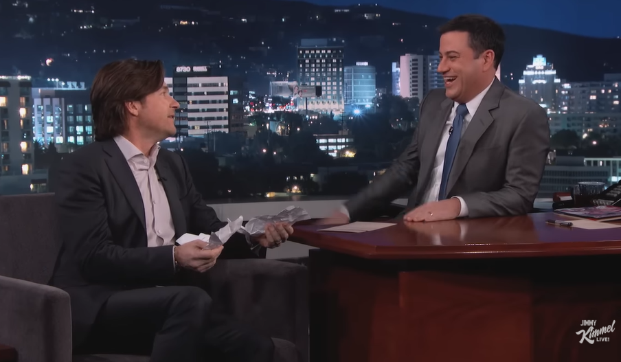 Jason Bateman and Jimmy Kimmel on "Jimmy Kimmel Live," dated November 19, 2014 | Source: YouTube/@JimmyKimmelLive