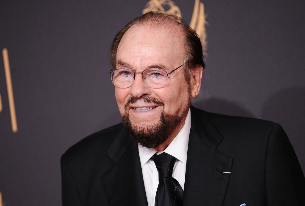 James Lipton arrives on the red carpet at the 2017 Creative Arts Emmy Awards on September 9, 2017, in Los Angeles, California | Source: Getty Images (Photo by Jason LaVeris/FilmMagic)