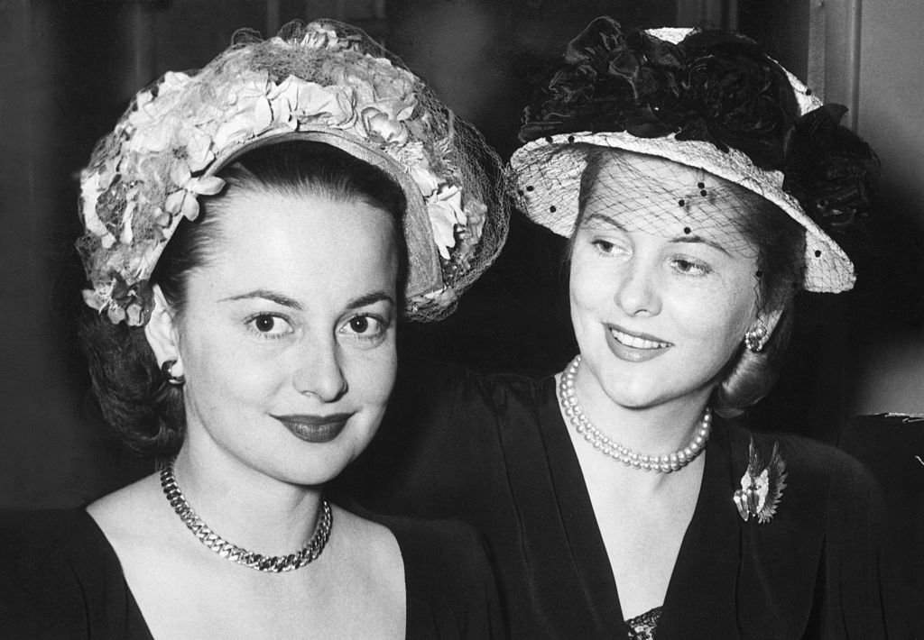 Olivia de Havilland and Joan Fontane, circa 1940. | Source: Getty Images