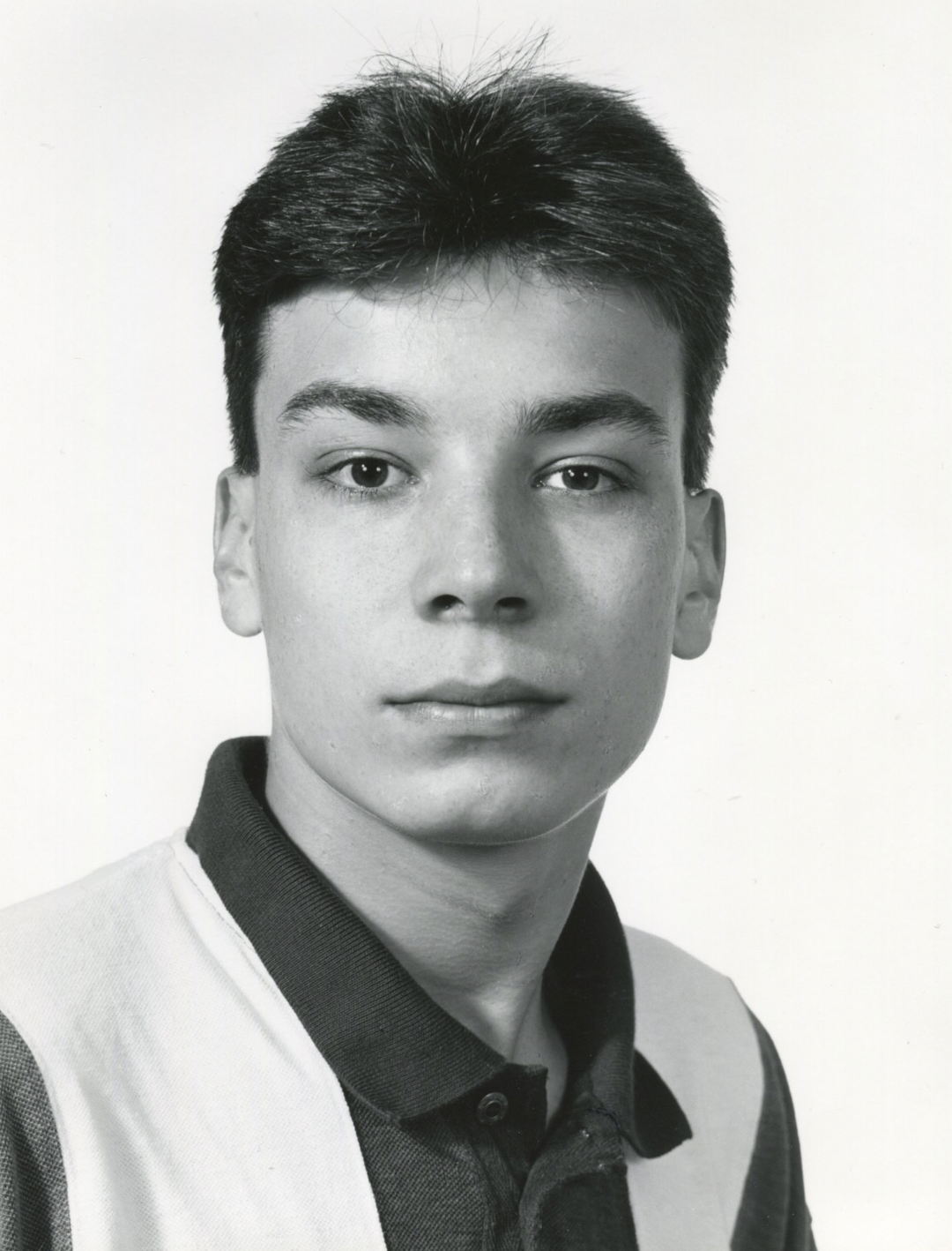Jimmy Fallon's yearbook photo from a post dated December 1, 2016. | Source: X/jimmyfallon