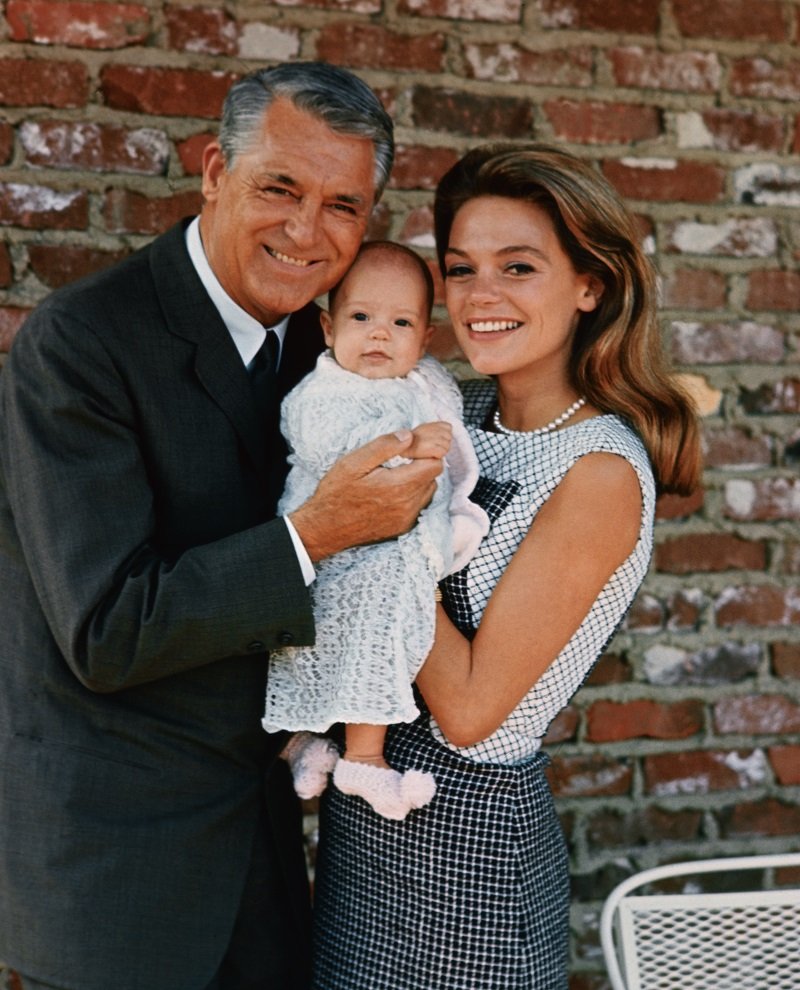 Cary Grant, Dyan Cannon, and their daughter Jennifer Grant circa 1966 | Photo: Getty Images