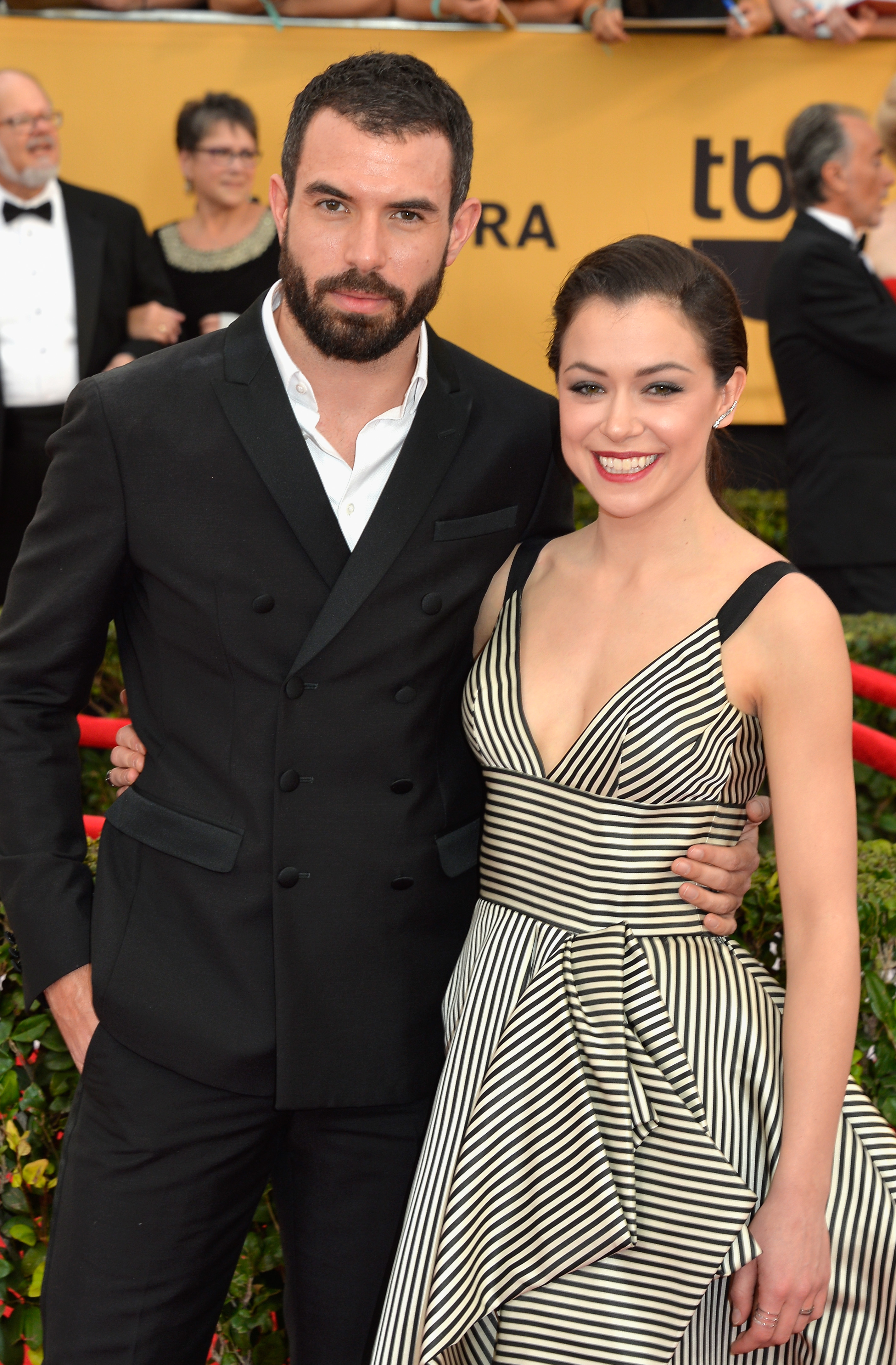 Tom Cullen and Tatiana Maslany at The Shrine Auditorium on January 25, 2015, in Los Angeles, California. | Source: Getty Images