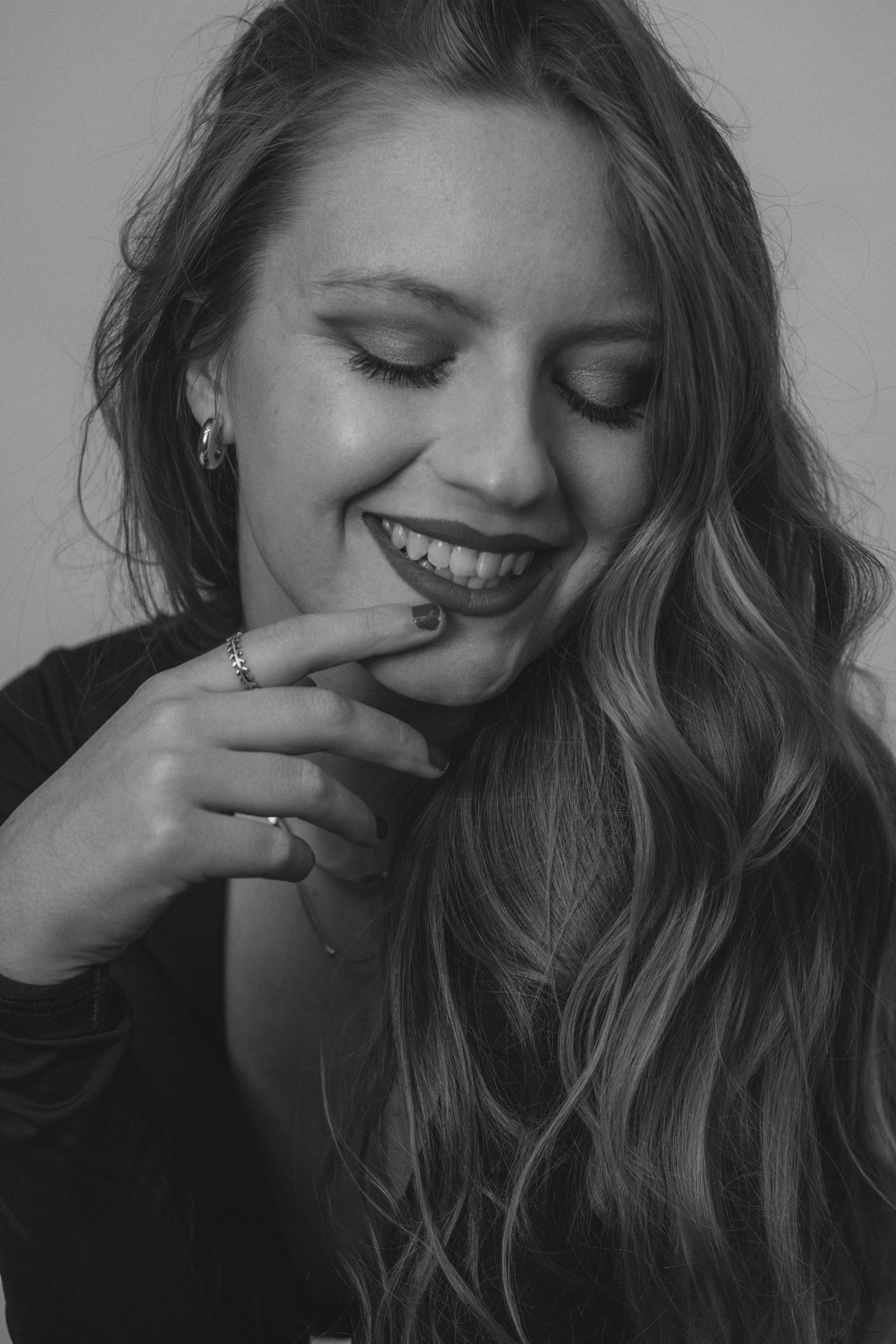 A smug woman | Source: Pexels