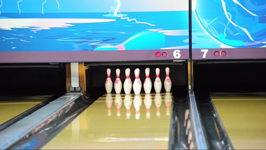 Image of a bowling alley | Photo: Shutterstock