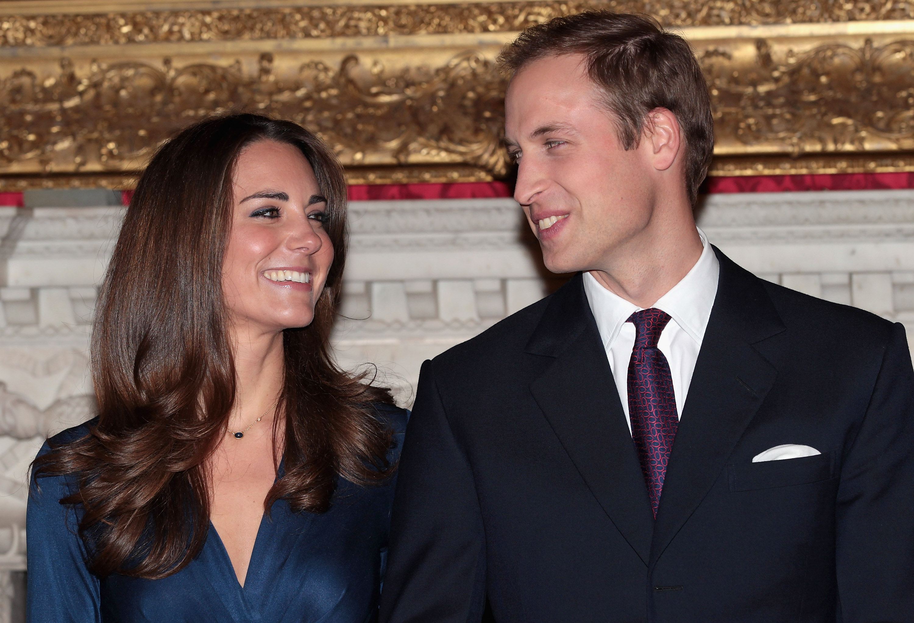 Kate Middleton and Prince William pose in the State Apartments of St James Palace in London, England on November 16, 2010 | Source: Getty Images