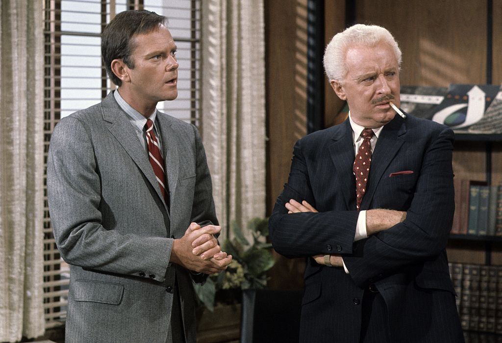 "Bewitched" episode "Darrin the Warlock", Airdate: November 27, 1969. In the picture: Dick Sargeant and David White. | Source: Getty Images