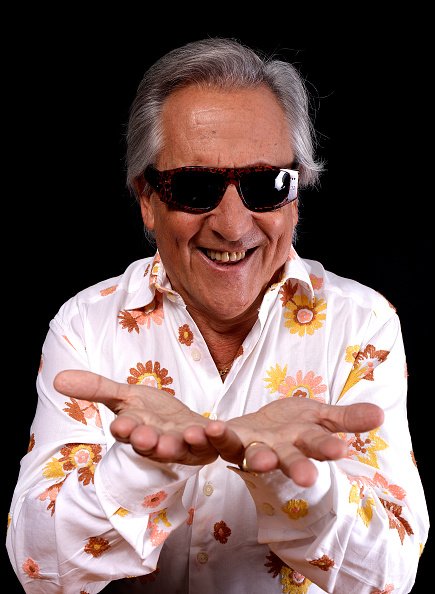 Gilbert Montagne pose lors d'une session de portrait à Paris, France le 13/10/2017. | Photo : Getty Images