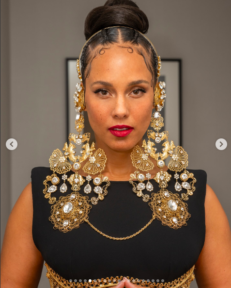 Alicia Keys posing for a photo in her Grammys outfit. | Source: Instagram/aliciakeys