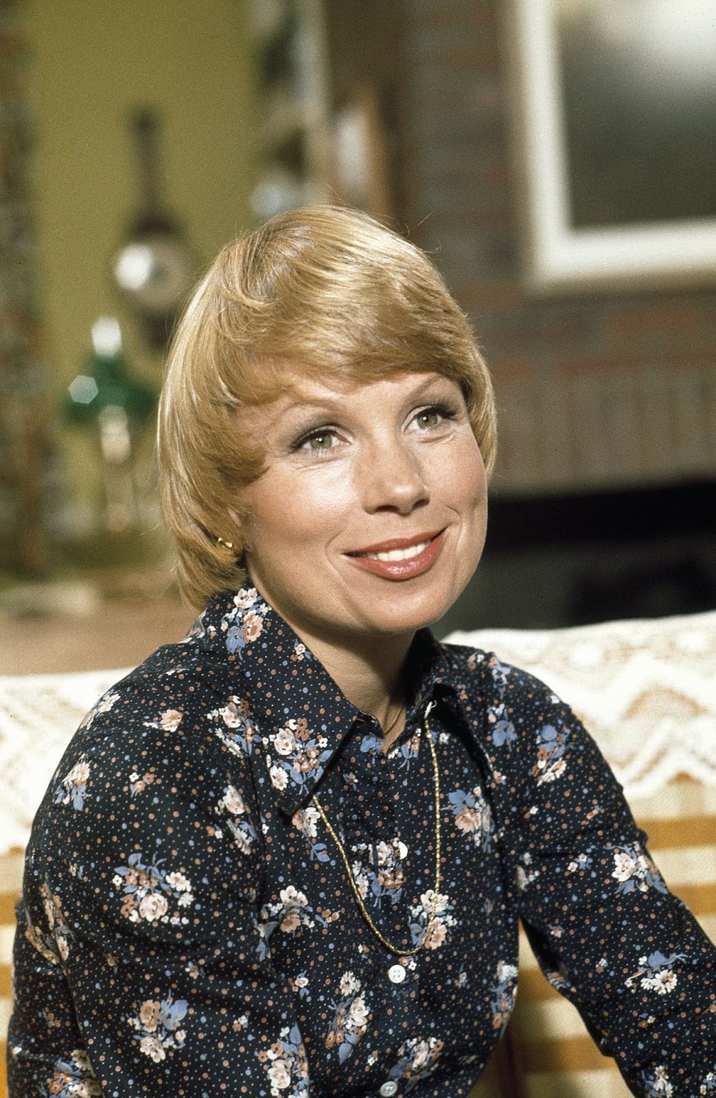 Joyce Bulifant as Marjorie Martin filming "Big John, Little John" in 1976. | Source: Getty Images