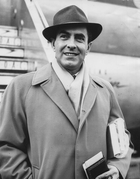 Tyrone Power at London Airport, England on January 22, 1956 | Photo: Getty Images