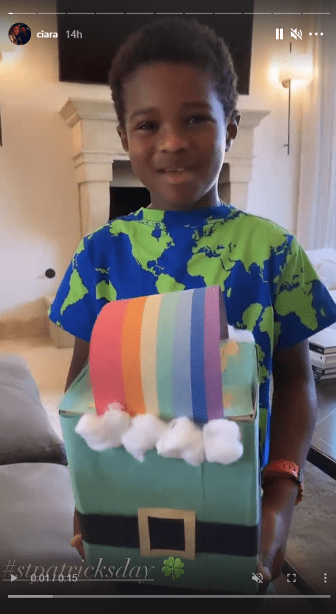 Ciara's son, Future Zahir, seen holding a colorful box during the St. Patrick's Day celebration | Photo: Instagram.com/ciara