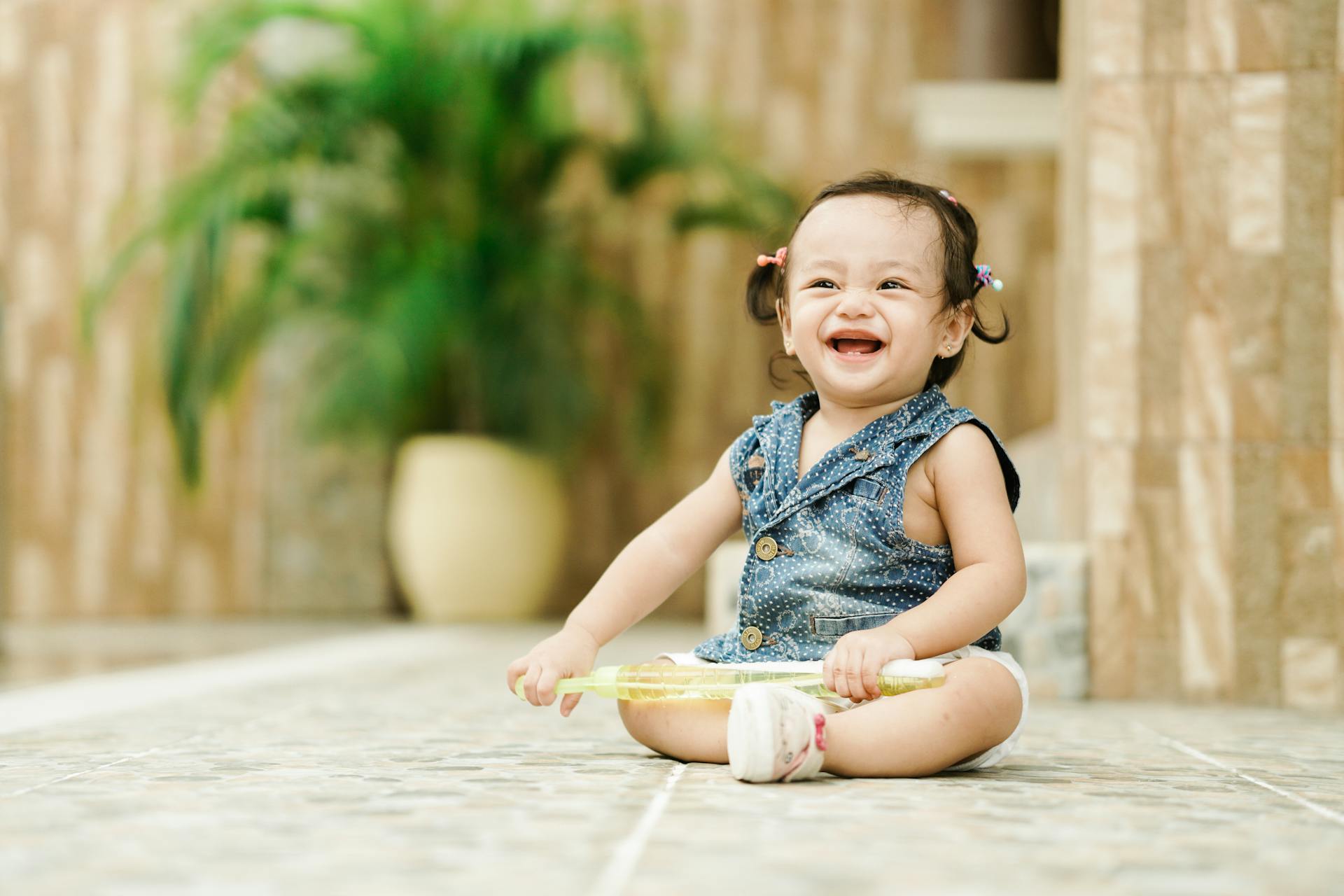 A smiling little girl | Source: Pexels