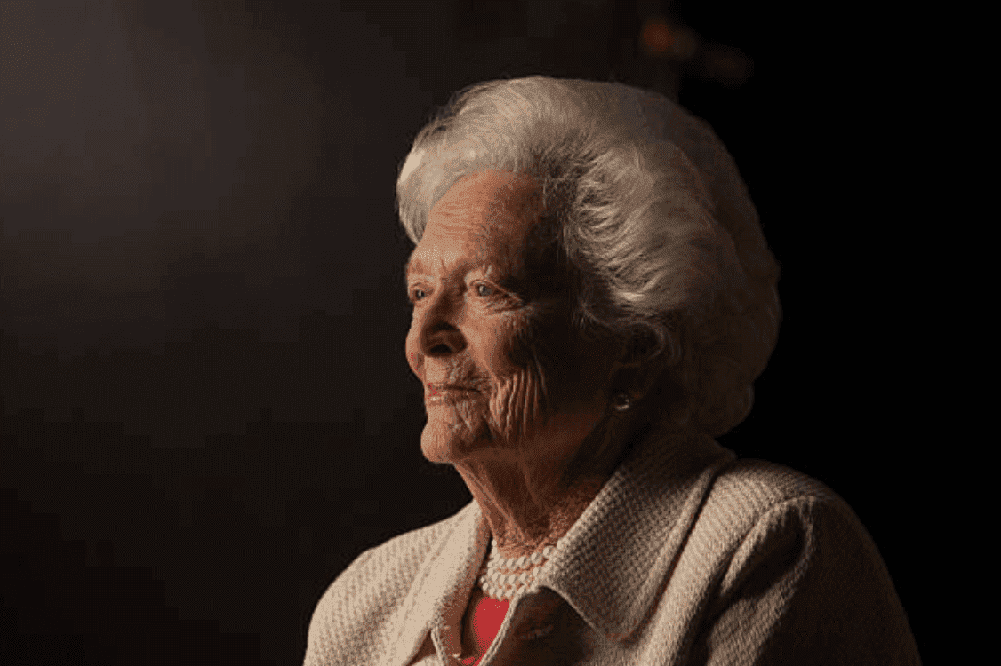 Barbara Bush poses as she is interviewed for "The Presidents' Gatekeepers" at the Bush Library, on October 24, 2011, in College Station | Source: David Hume Kennerly/Getty Images