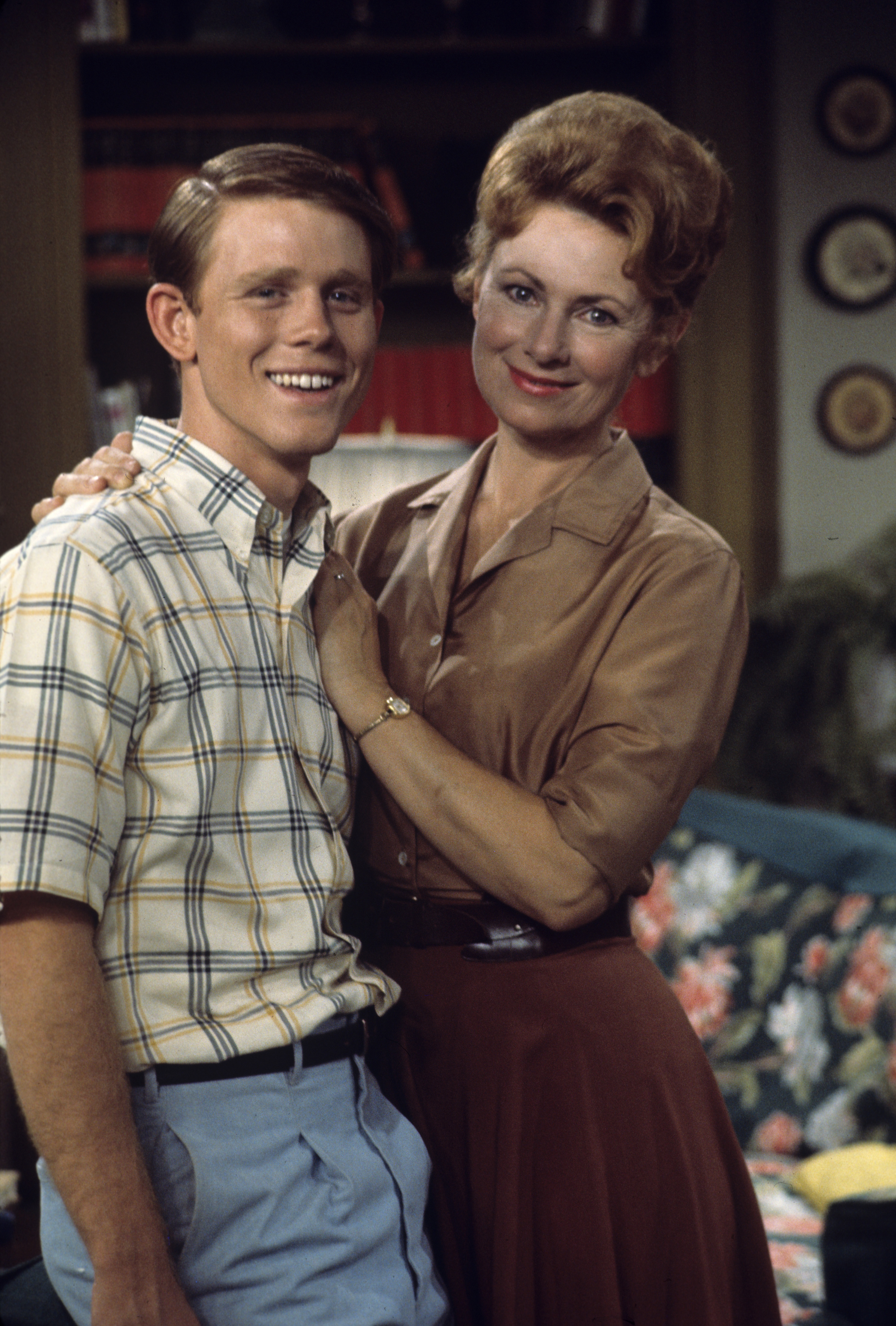 Ron Howard and Marion Ross on "Happy Days" on August 19, 1975 | Source: Getty Images