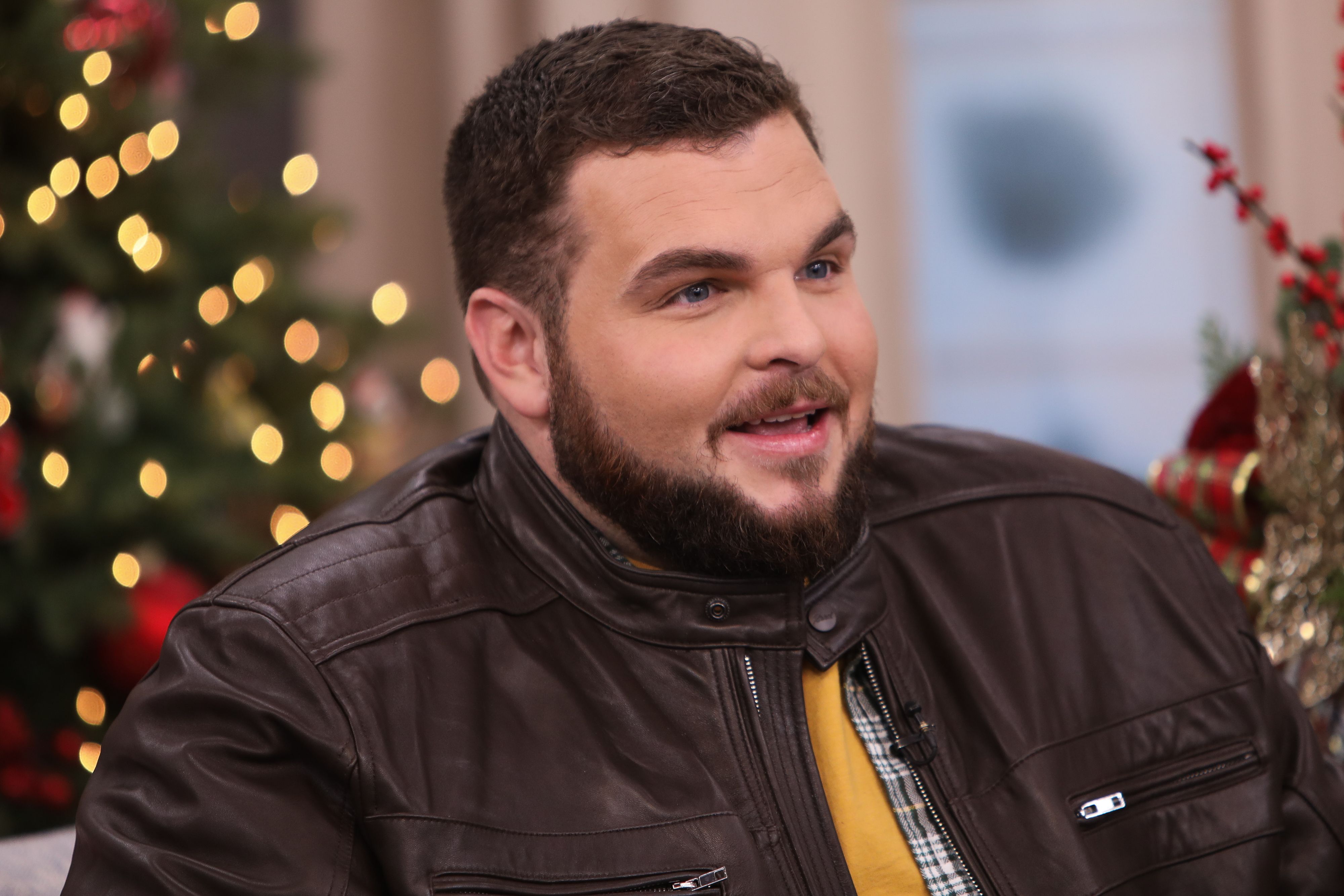 Singer Jake Hoot at Hallmark Channel's "Home & Family" at Universal Studios Hollywood on December 19, 2019 | Photo: Getty Images