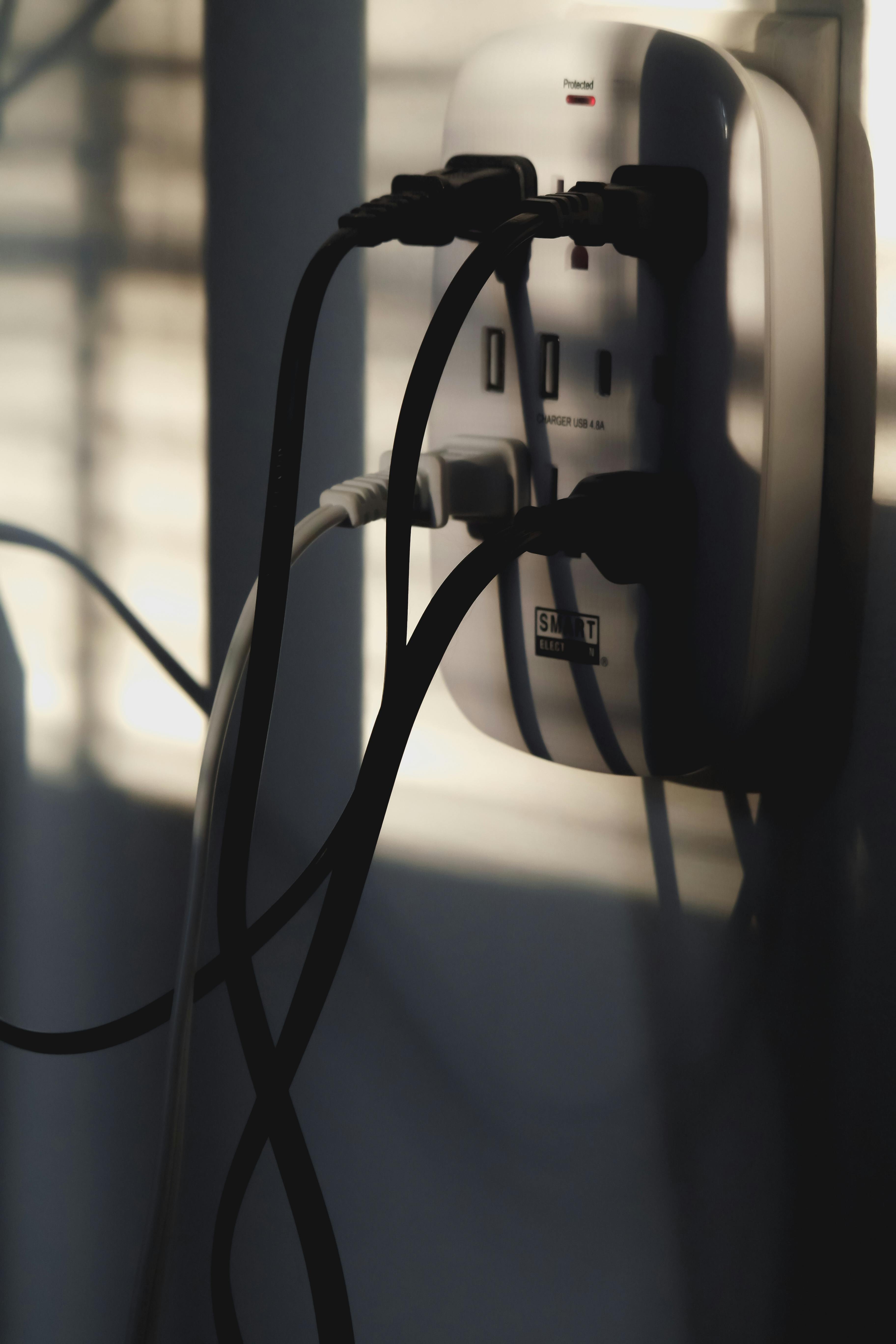 An overloaded extension cord | Source: Pexels
