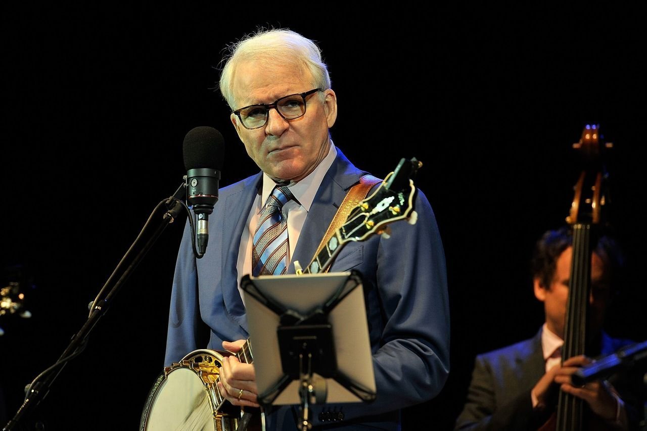 Steve Martin performs with the Steep Canyon Band at Hammersmith Apollo. | Source: Getty Images