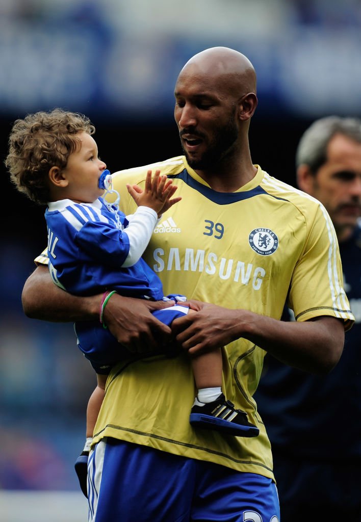 Nicolas Anelka et son fils Kahil le 15 mai 2011 à Londres. l Source : Getty Images Nicolas Anelka et son fils Kahil le 15 mai 2011 à Londres. l Source : Getty Images