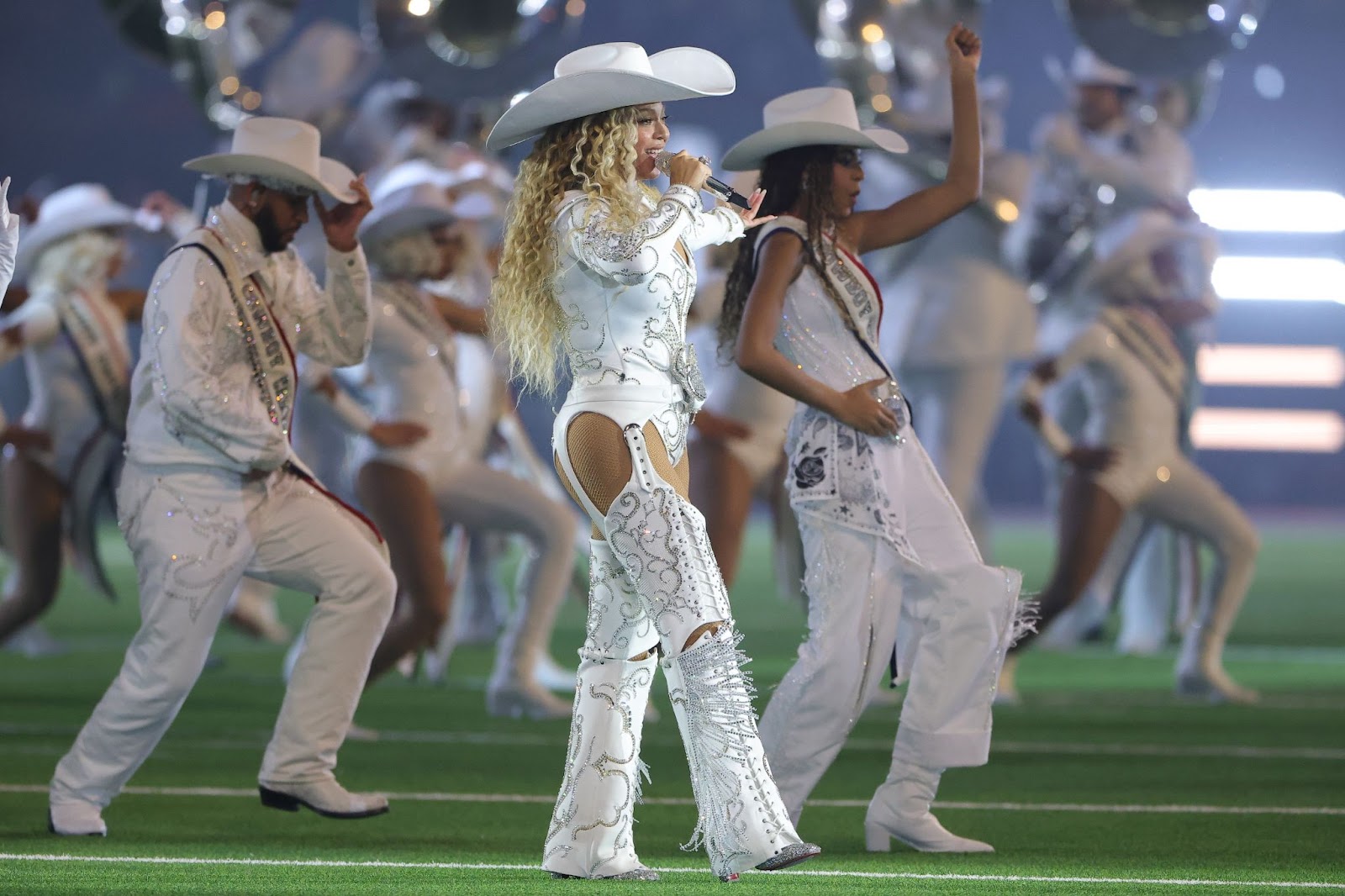 Beyoncé and Blue Ivy Carter at the singer's halftime show during an NFL football game between the Baltimore Ravens and the Houston Texans on December 25, 2024, in Houston, Texas. | Source: Getty Images