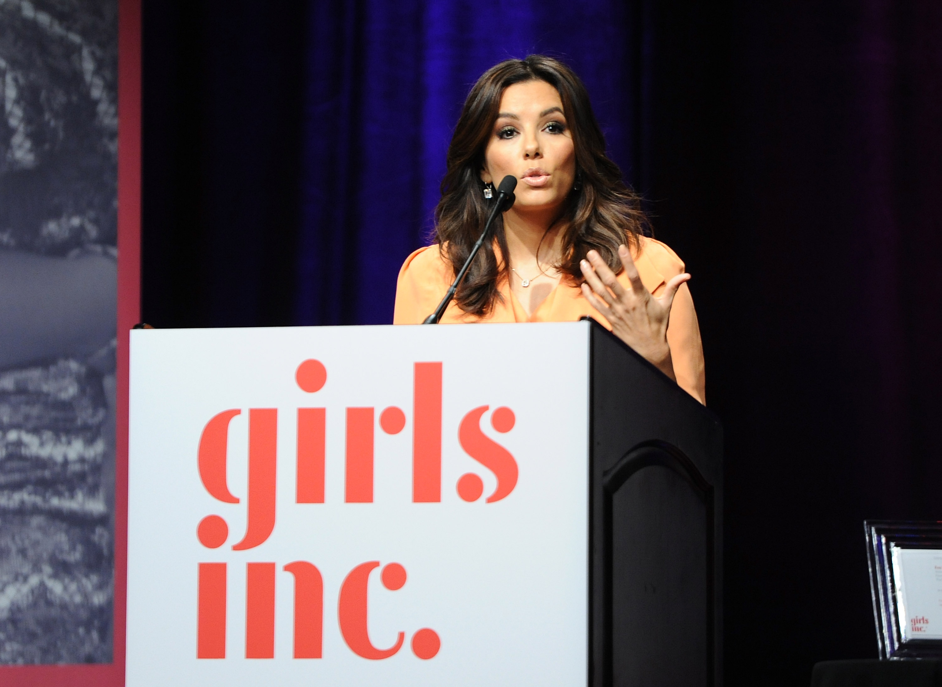 The actress speaking at an event on November 19, 2014, in Beverly Hills, California | Source: Getty Images