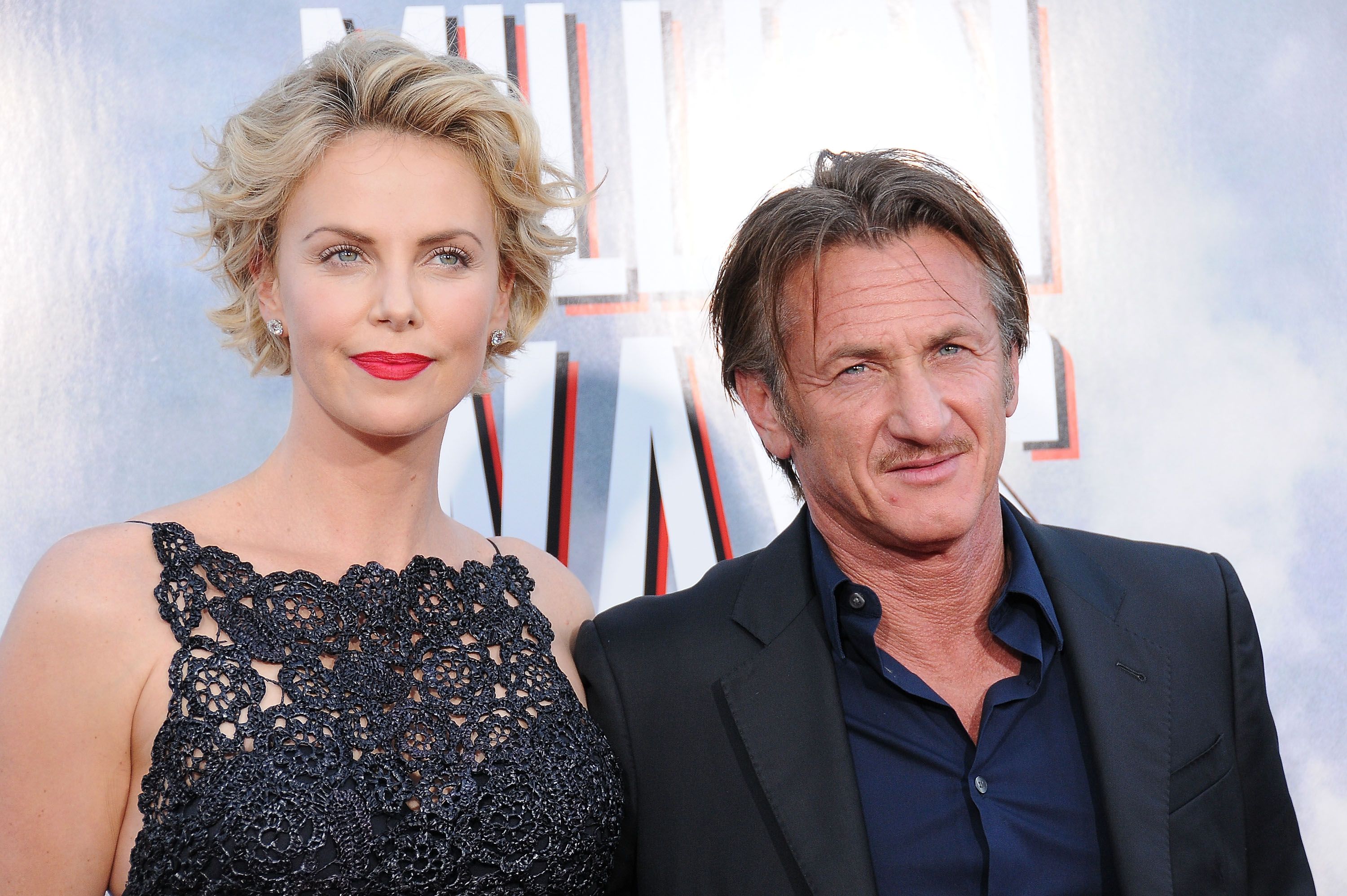 L'actrice Charlize Theron et l'acteur Sean Penn le 15 mai 2014 au Regency Village Theatre de Westwood, en Californie. | Photo : Getty Images