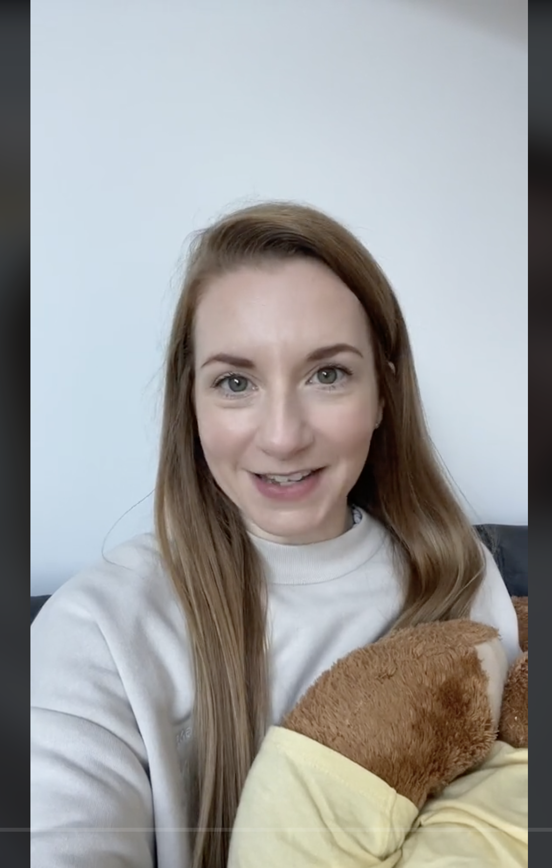 Samantha Mary shares her thoughts about not spending lavishly on Christmas, as seen in a video dated November 7, 2023 | Source: tiktok.com/@samanthamary1989