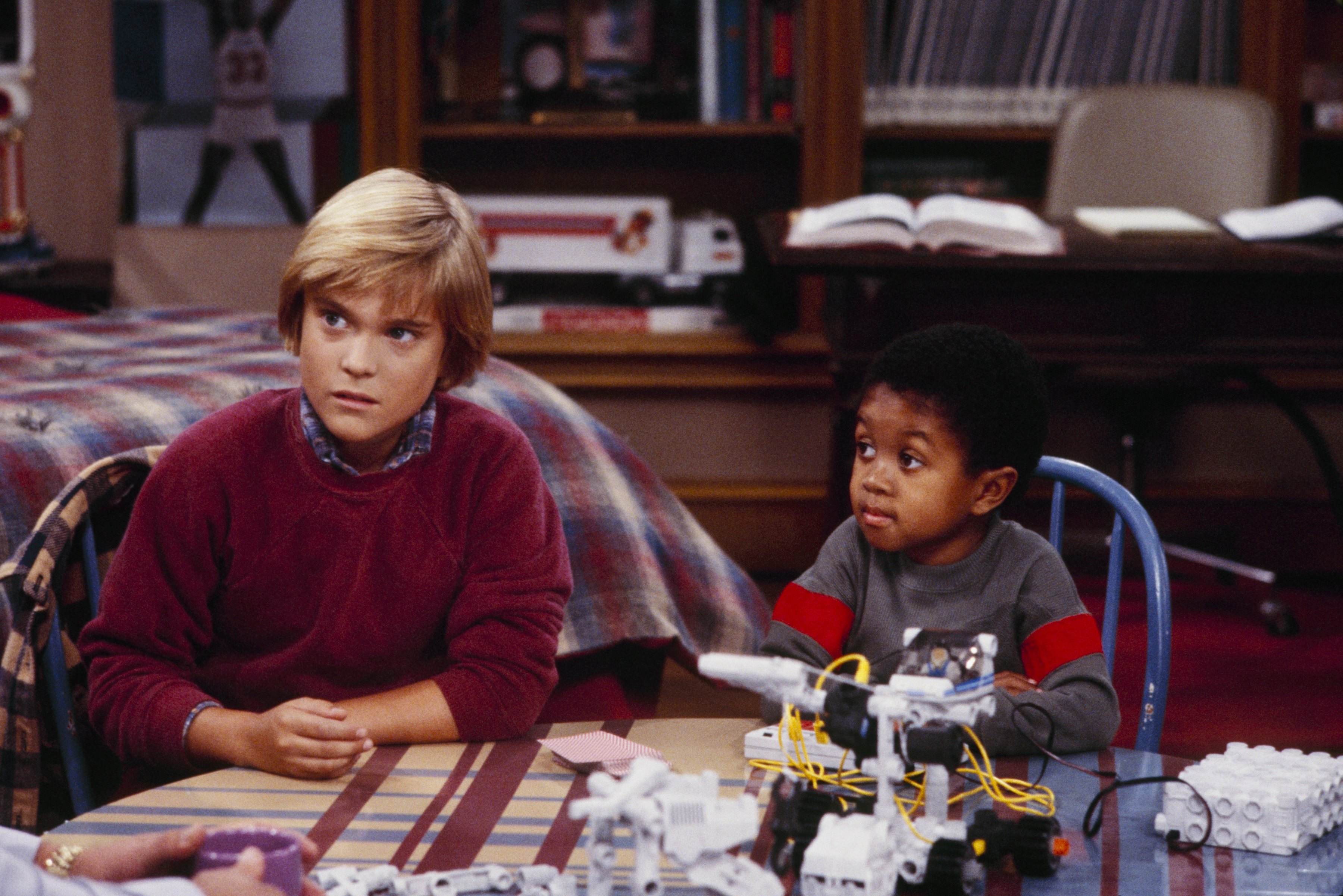 The child star and Emmanuel Lewis on "Big Problems" on October 4, 1985 | Source: Getty Images