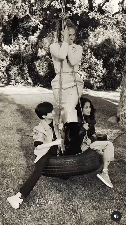 The trio on a swing | Source: Instagram/jlo