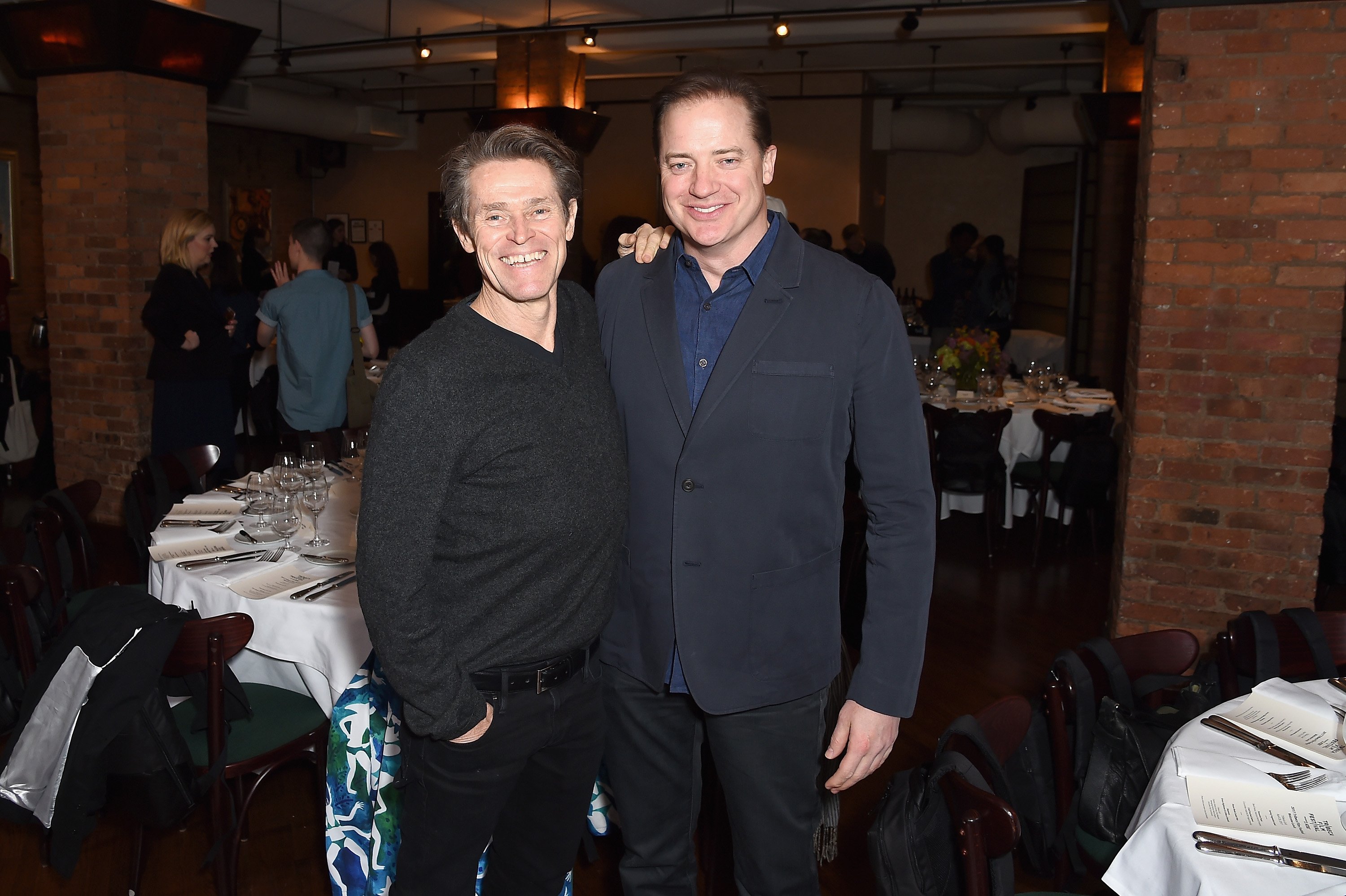 Ο Willem Dafoe και ο Brendan Fraser στο μεσημεριανό γεύμα καλωσορίσματος της κριτικής επιτροπής στο Φεστιβάλ Κινηματογράφου Tribeca στις 20 Απριλίου 2017, στη Νέα Υόρκη.  |  Πηγή: Getty Images