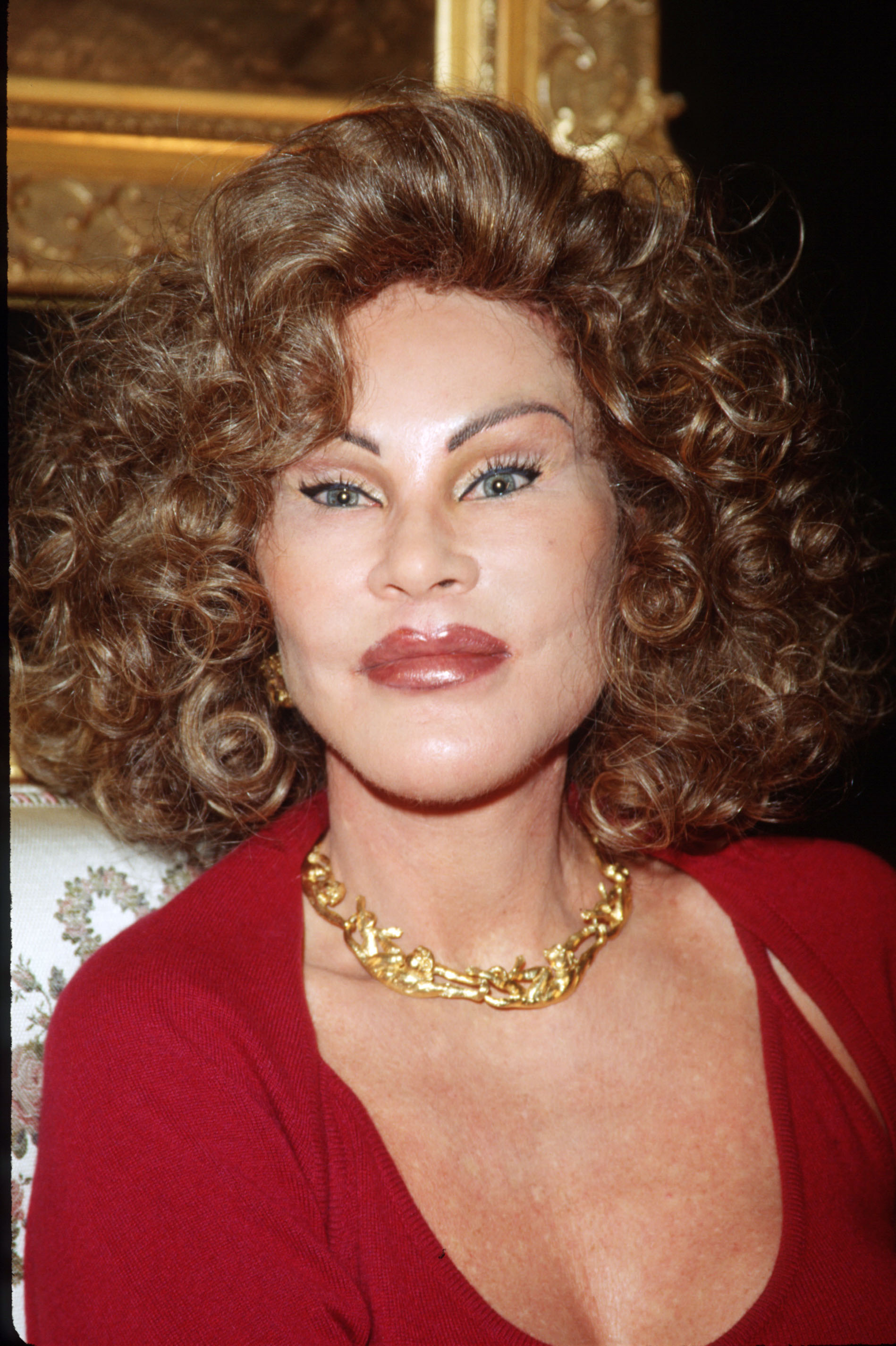 Jocelyn Wildenstein poses for a picture on February 10, 1999, in New York City. | Source: Getty Images