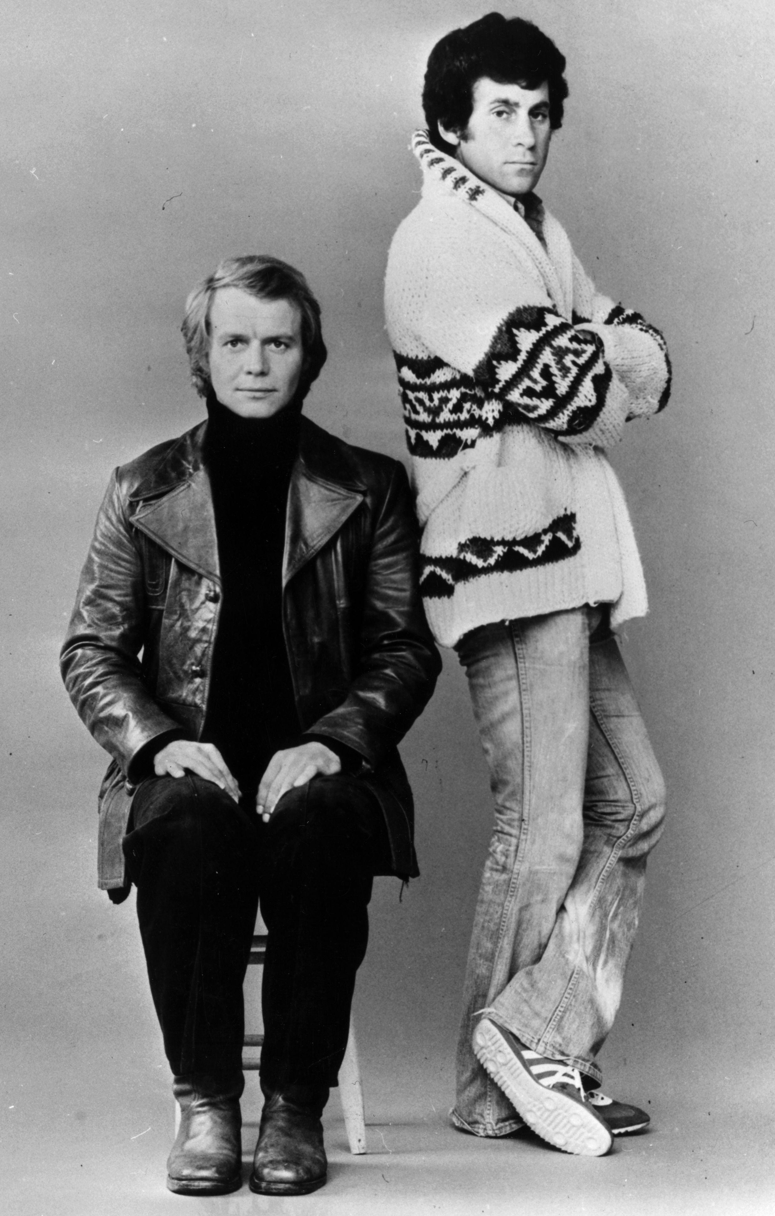 David Soul et Paul Michael Glaser dans la série télévisée "Starsky et Hutch" 1976 | Photo : GettyImages David Soul et Paul Michael Glaser dans la série télévisée "Starsky et Hutch" 1976 | Photo : GettyImages