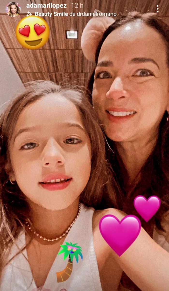 Fotografía del reencuentro entre Adamari López y su hija Alaïa en España. | Foto: Historias de Instagram/adamarilopez