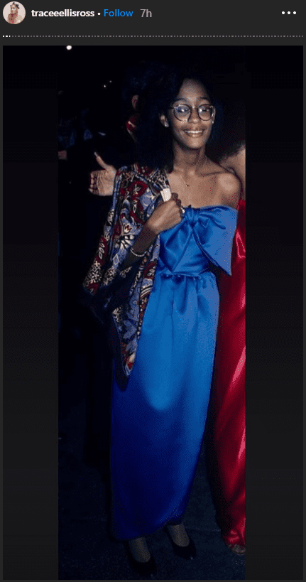 A young Tracee Ellis Ross sashayed in a royal blue dress with a large ribbon attached on the front. | Photo: instagram.com/traceeellisross