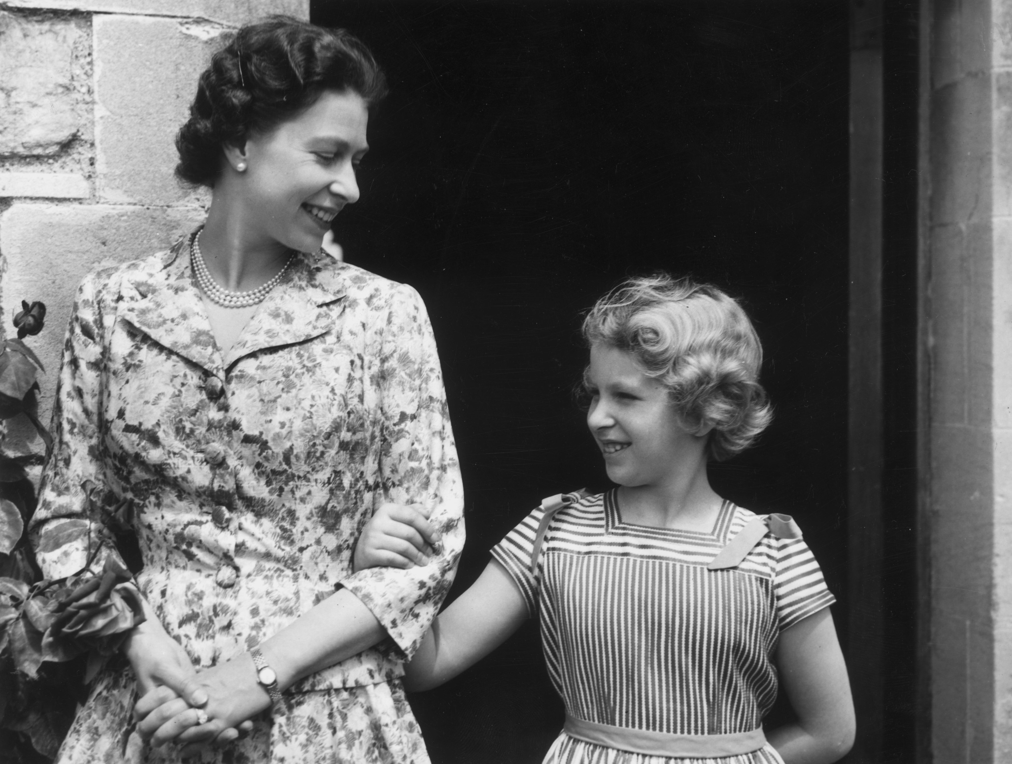 Queen Elizabeth and Princess Anne circa 1960 in England. | Source: Getty Images