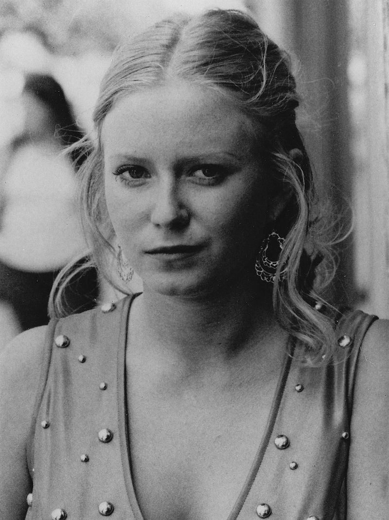 18-year-old Eve Plumb Plumb starring in the 1076 movie "Dawn: Portrait of a Teenage Runaway" | Source: Getty Images
