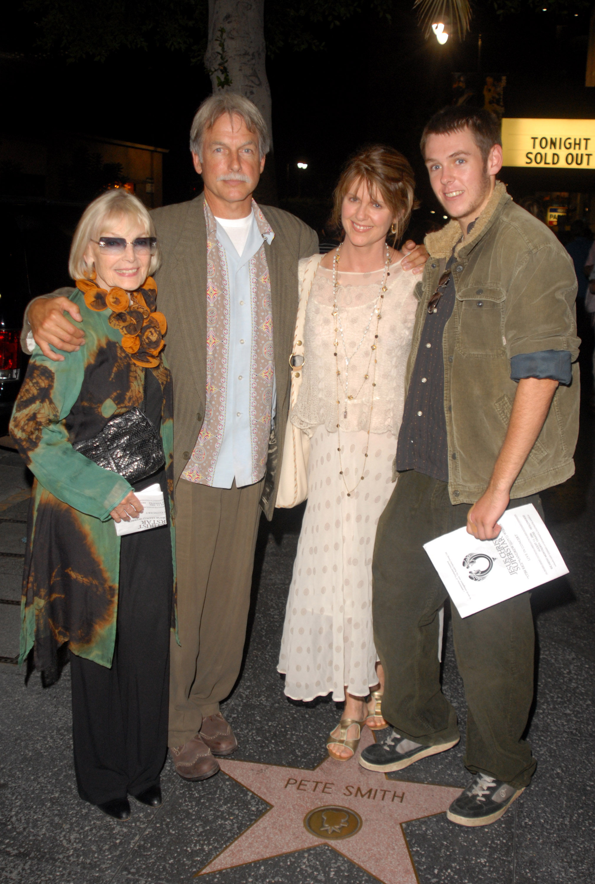 Elyse Knox, Mark Harmon, Pam Dawber, and son Sean Harmon during the "Jesus Christ Superstar" Los Angeles performance on August 13, 2006 at Ricardo Montalban Theatre in Los Angeles, California | Source: Getty Images