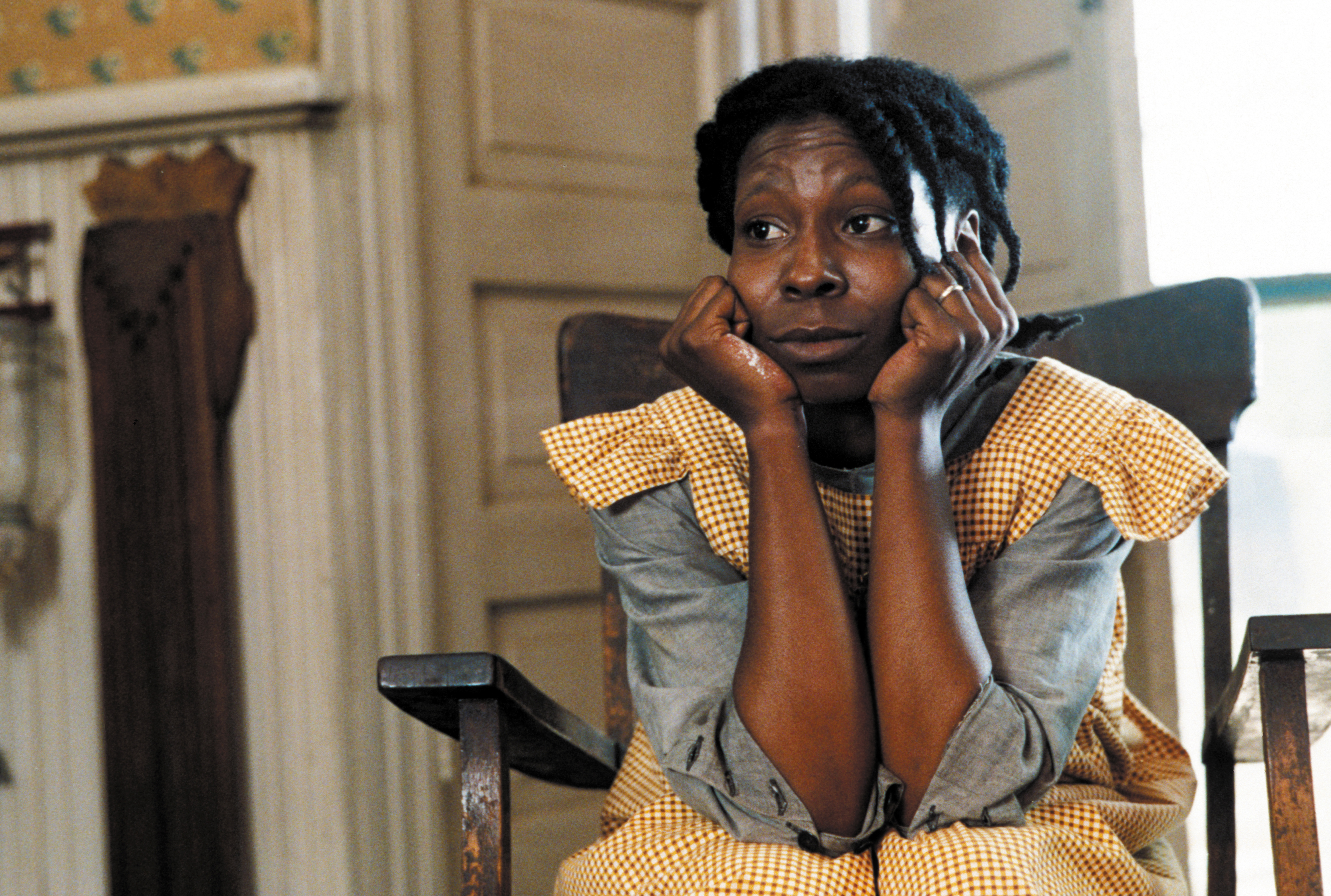 Whoopi Goldberg on the set of "The Color Purple" in 1985 | Source: Getty Images