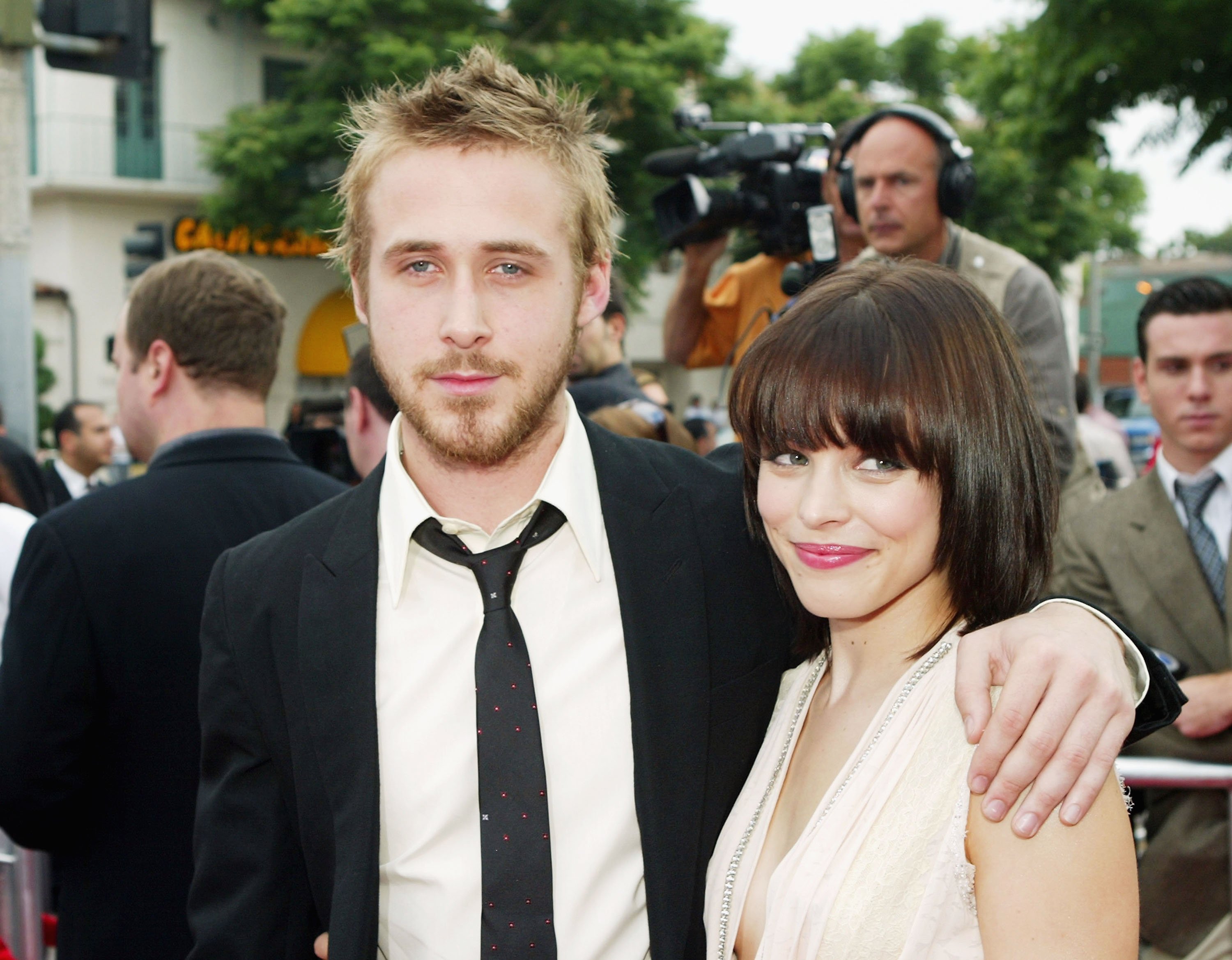 Ryan Gosling y Rachel McAdams en el Village Theater, en Los Ángeles, California. | Foto: Getty Images