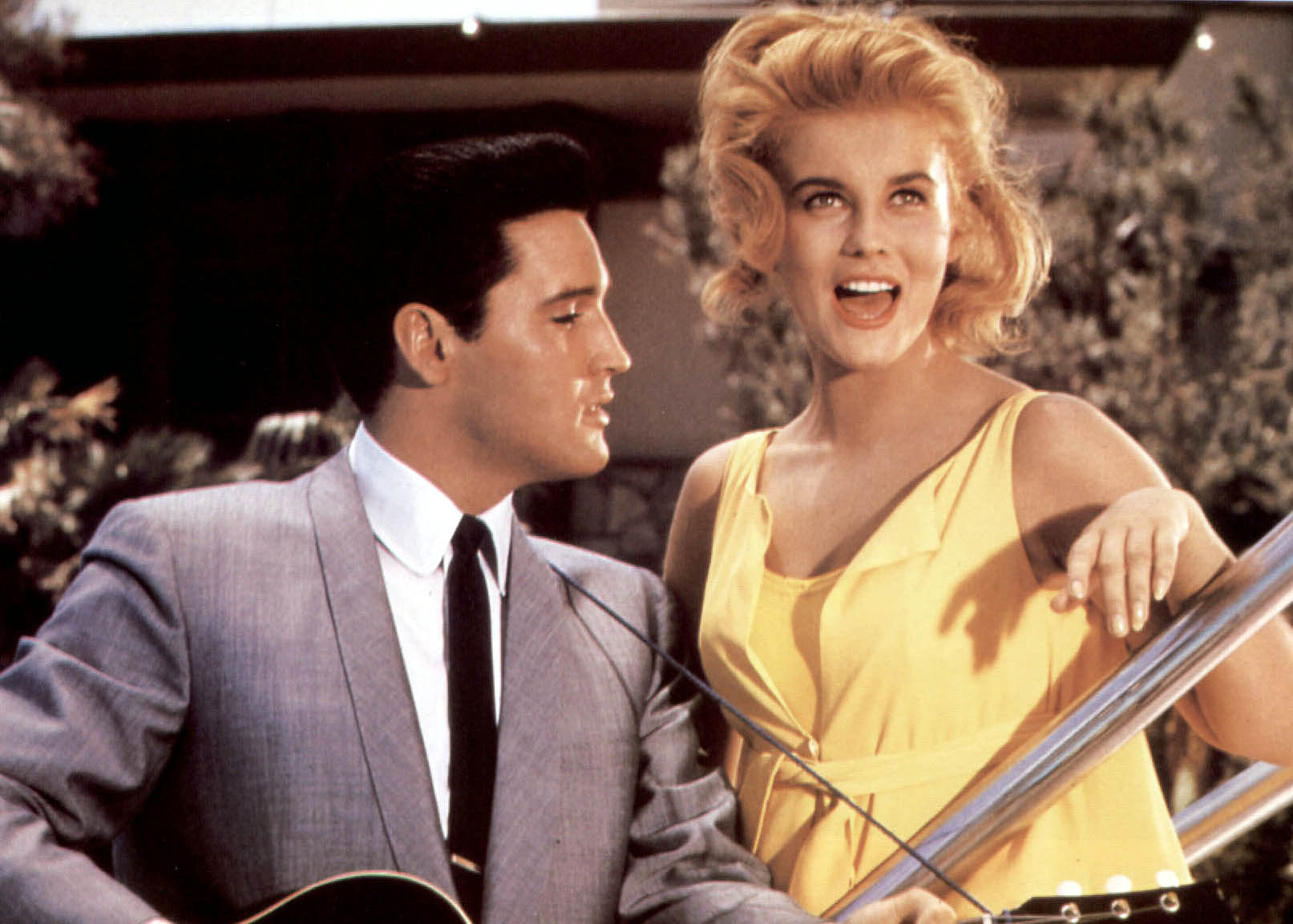 Elvis Presley and Ann-Margret on the set of "Viva Las Vegas" in 1964 | Source: Getty Images
