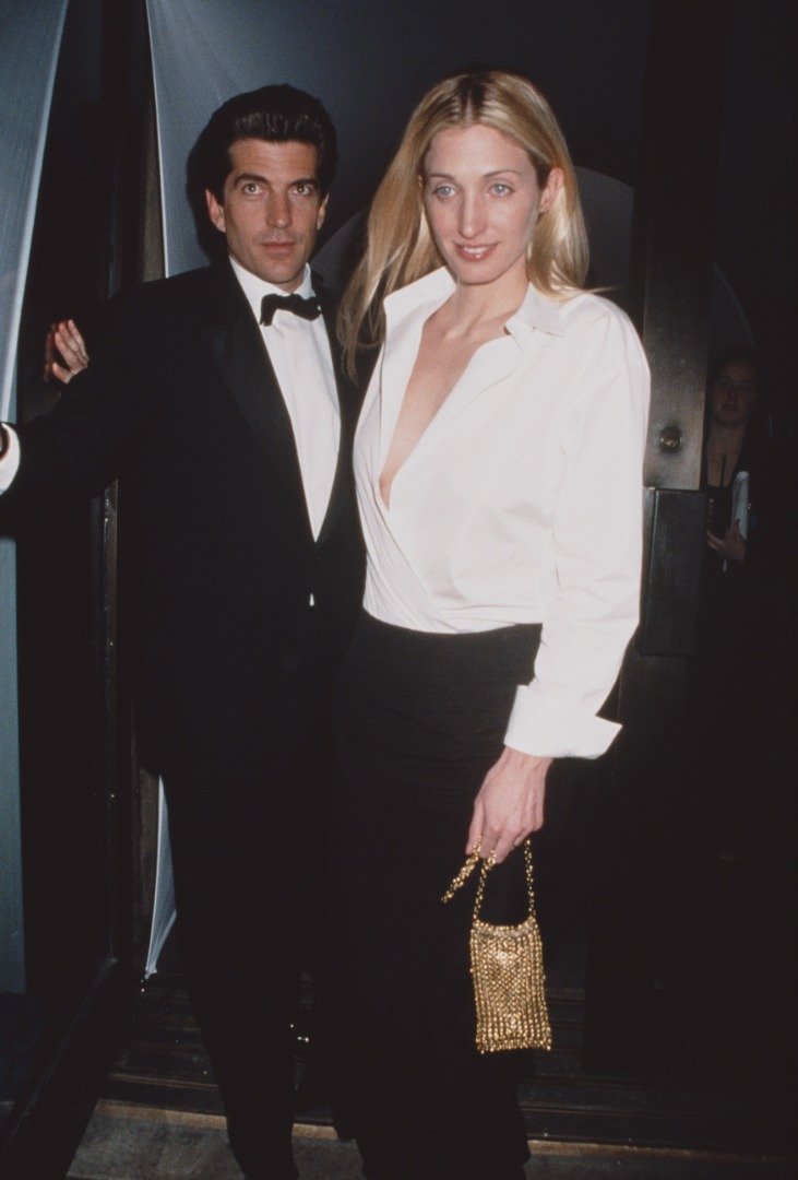 John F. Kennedy Jr. (1960 - 1999) with his wife, Carolyn Bessette-Kennedy, USA, circa 1995.| Source: Getty Images