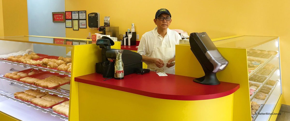 Son's Photo of Dad Was so Touching It Made People Buy All the Donuts in His Father's Shop